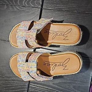 Zodiac Izzy Rainbow Multi Sandal Size 7.5
